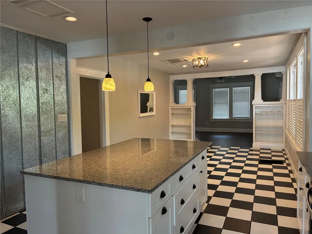 611 S WILLOW AVENUE Tampa, FL 33606