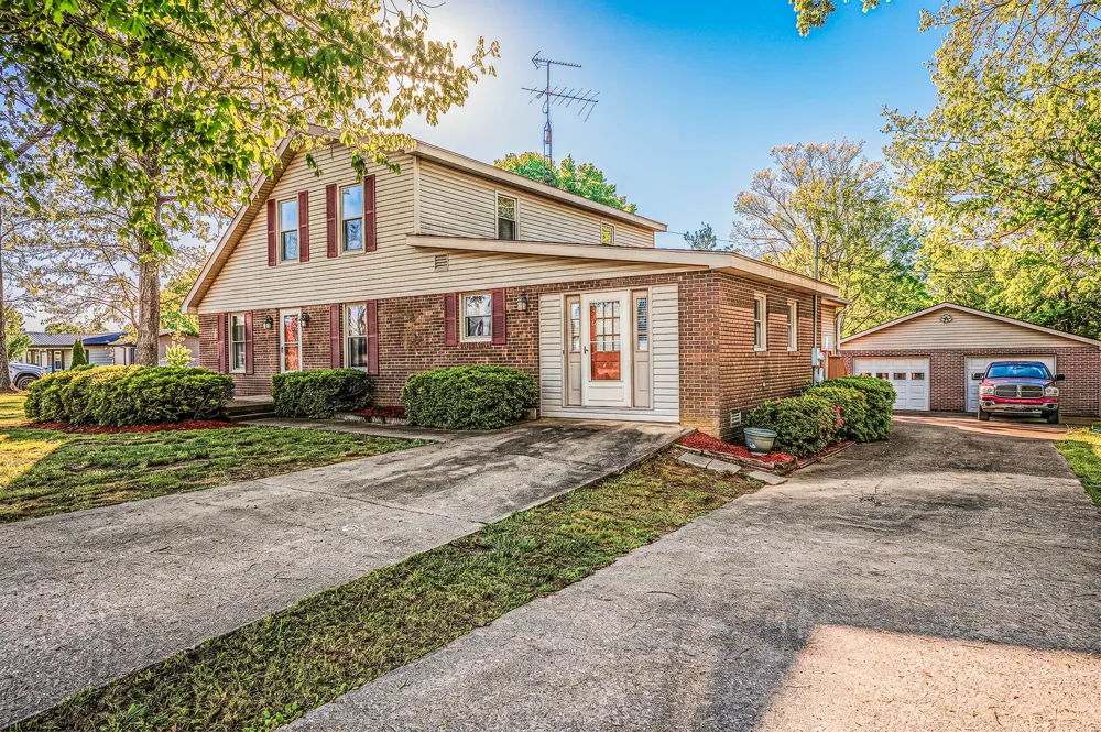 151 Baggett Ln Greenville, KY 42345