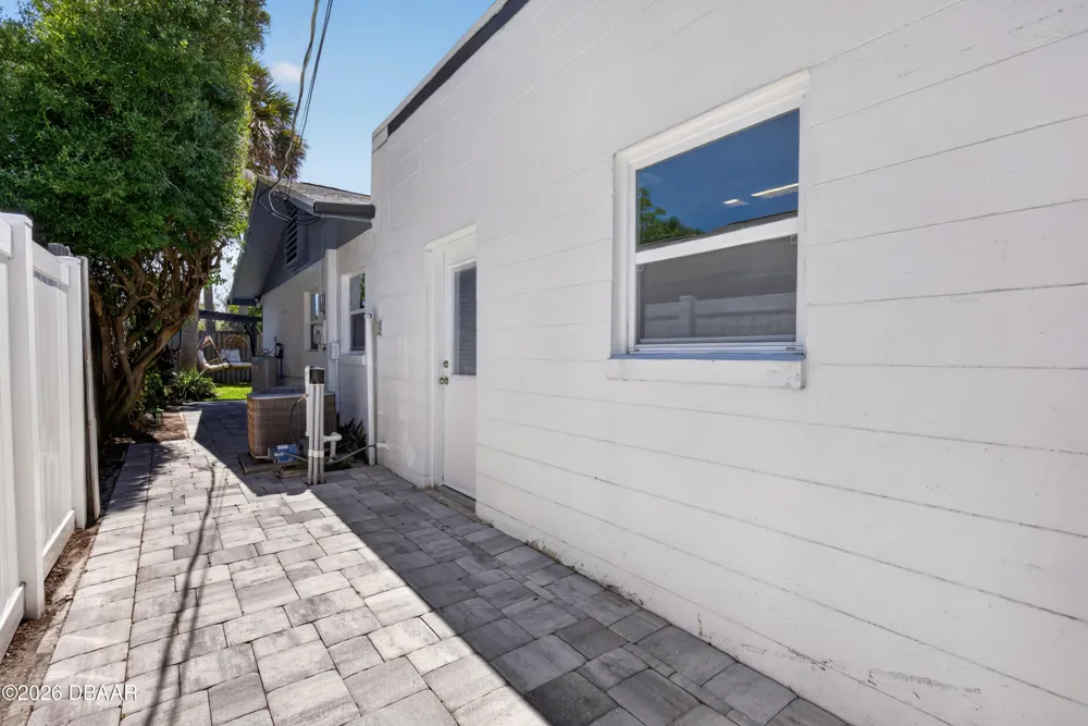 4715 Montrose Avenue Ponce Inlet, FL 32127