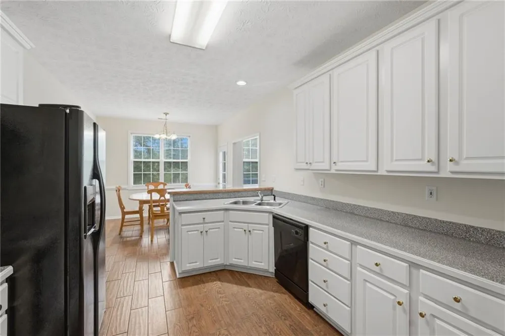 95 Old Hickory Lane Oxford, GA 30054