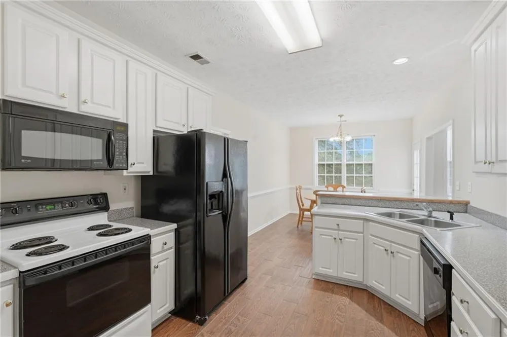 95 Old Hickory Lane Oxford, GA 30054