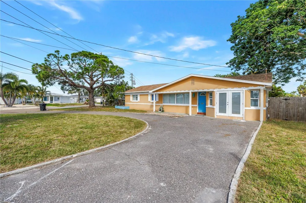 7901 CAUSEWAY BOULEVARD S St Petersburg, FL 33707