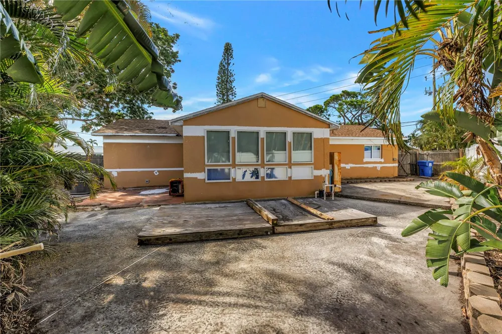 7901 CAUSEWAY BOULEVARD S St Petersburg, FL 33707