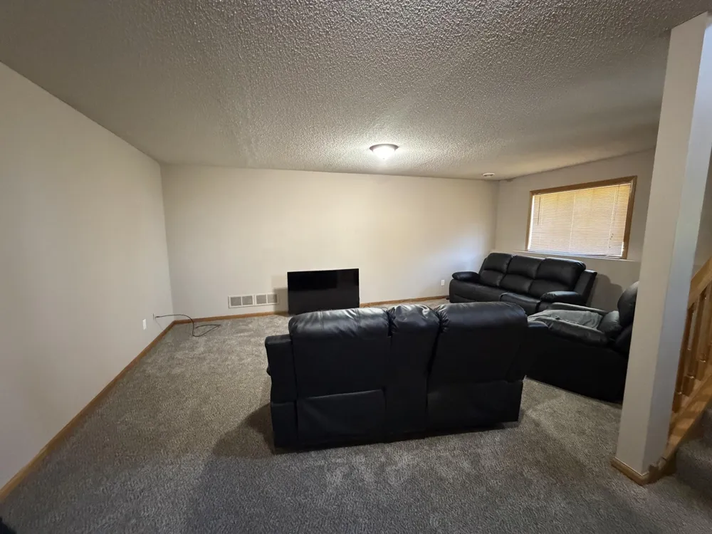 402 Creekside Drive Buffalo, MN 55313