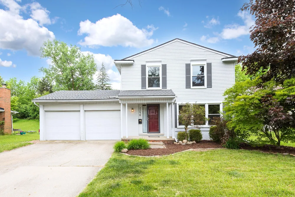 2240 Steeplechase Drive Ann Arbor, MI 48103