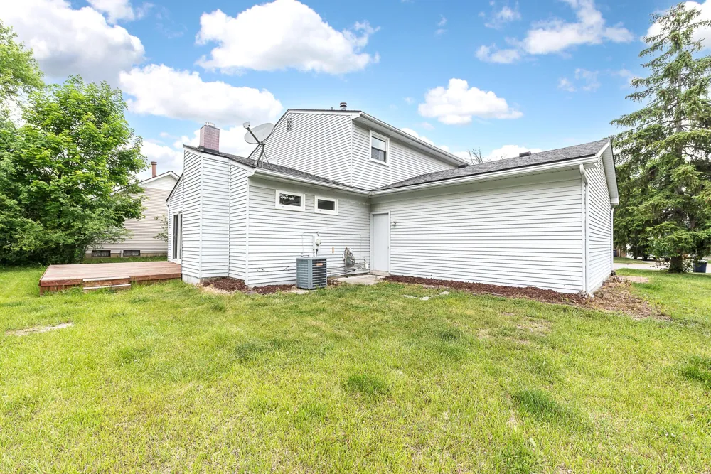 2240 Steeplechase Drive Ann Arbor, MI 48103