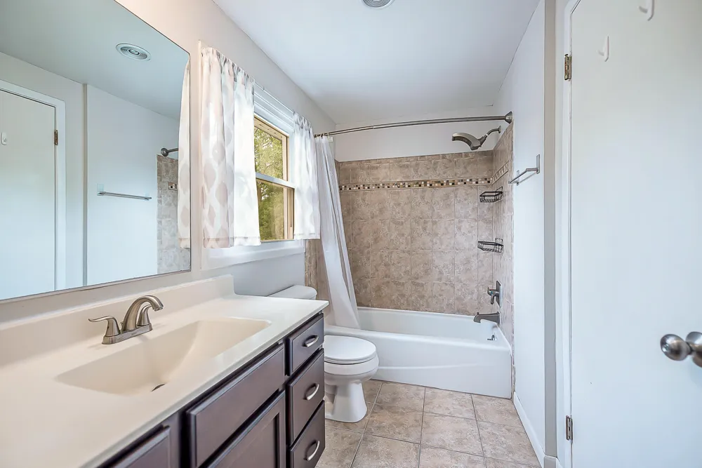 2240 Steeplechase Drive Ann Arbor, MI 48103
