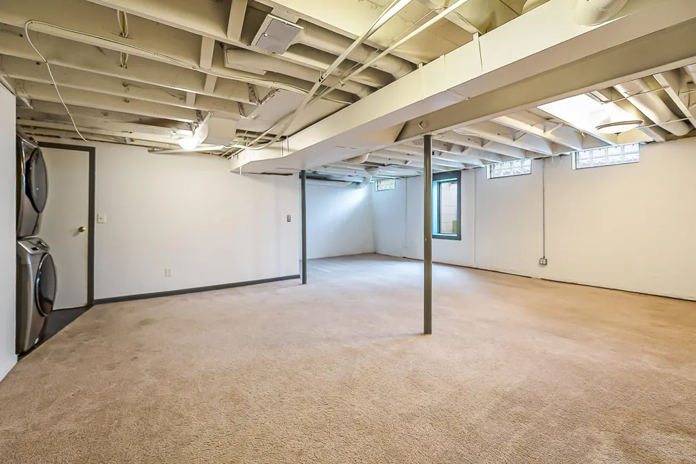 2240 Steeplechase Drive Ann Arbor, MI 48103