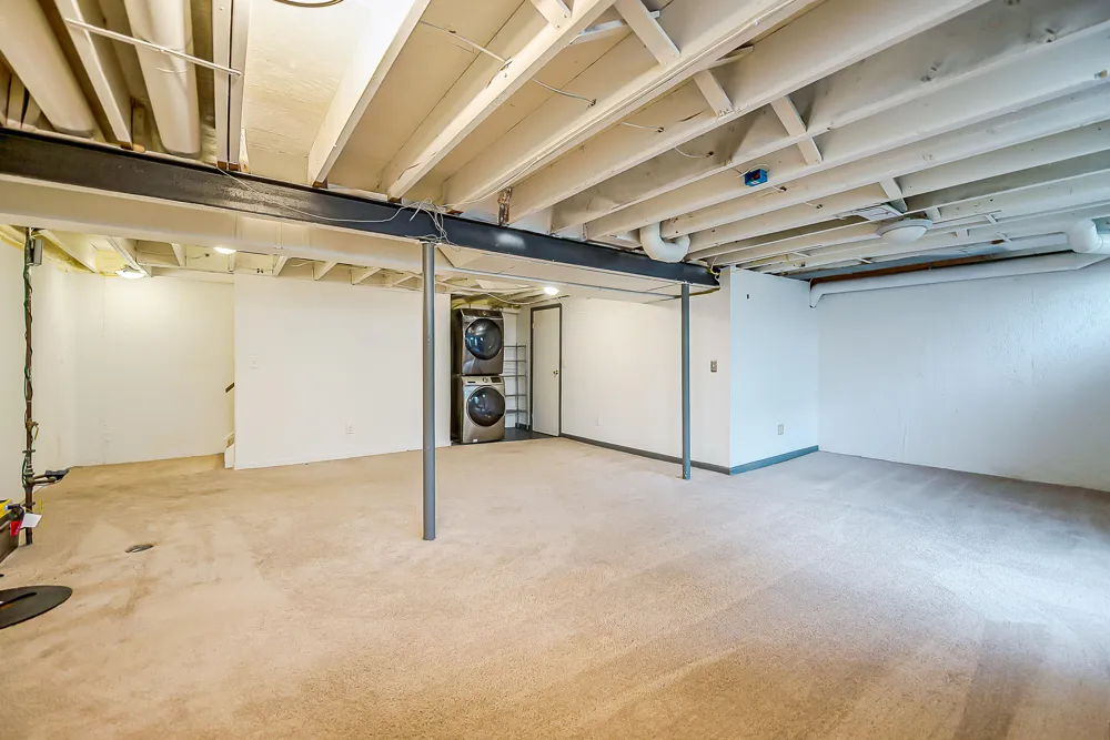 2240 Steeplechase Drive Ann Arbor, MI 48103