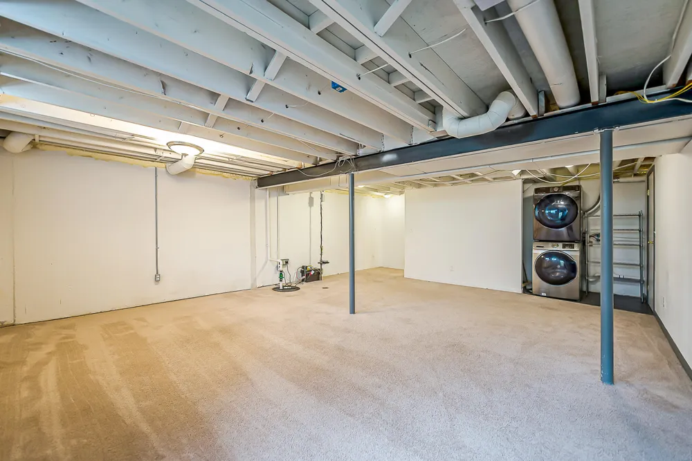 2240 Steeplechase Drive Ann Arbor, MI 48103