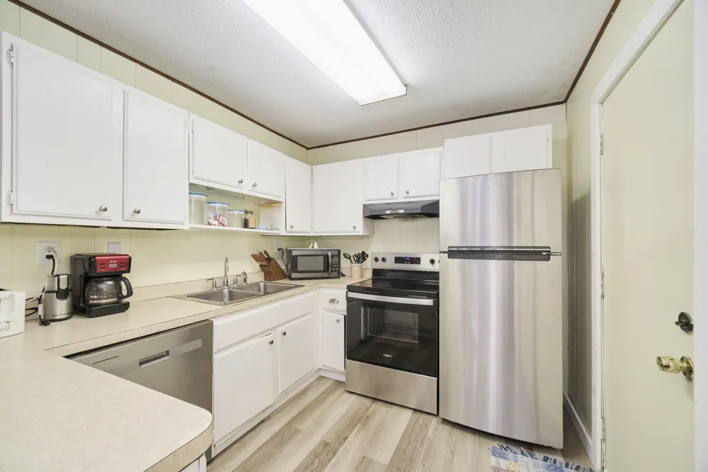 6387 Larson Road Fountain, MI 49410