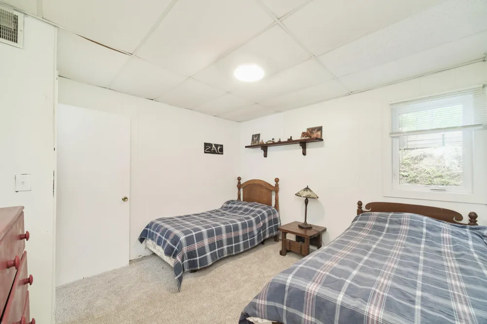 6387 Larson Road Fountain, MI 49410