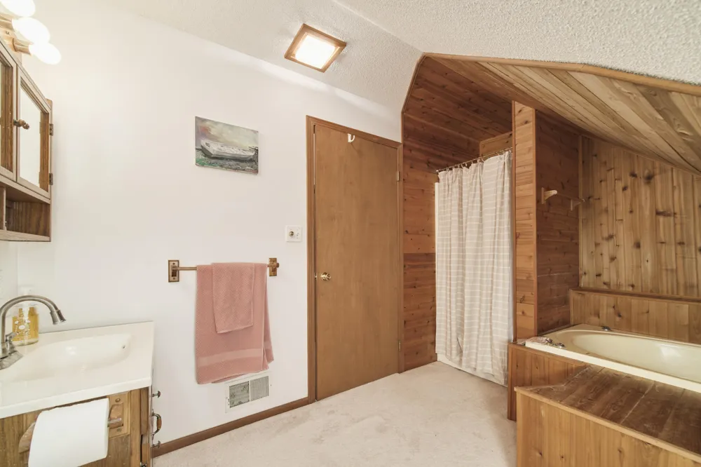 6387 Larson Road Fountain, MI 49410