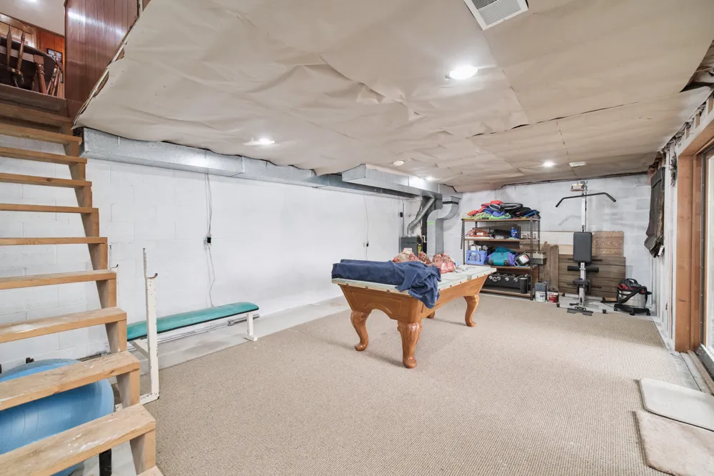 6387 Larson Road Fountain, MI 49410