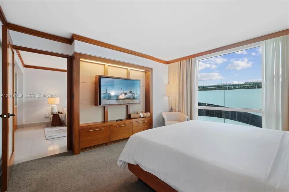 6801 Collins Ave #503 Miami Beach, FL 33141