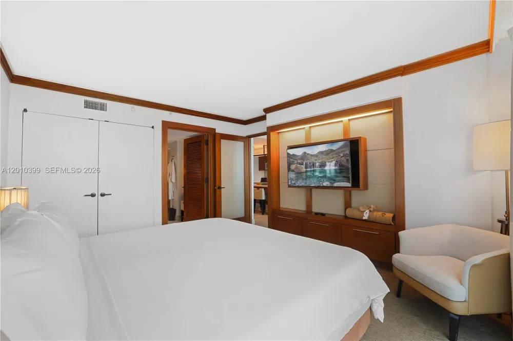 6801 Collins Ave #503 Miami Beach, FL 33141