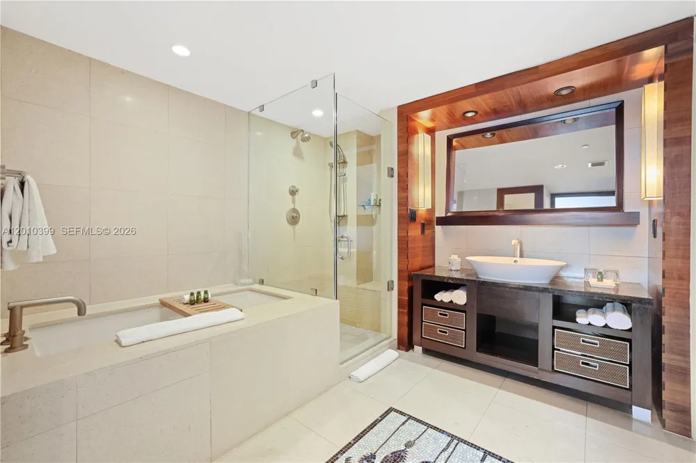 6801 Collins Ave #503 Miami Beach, FL 33141