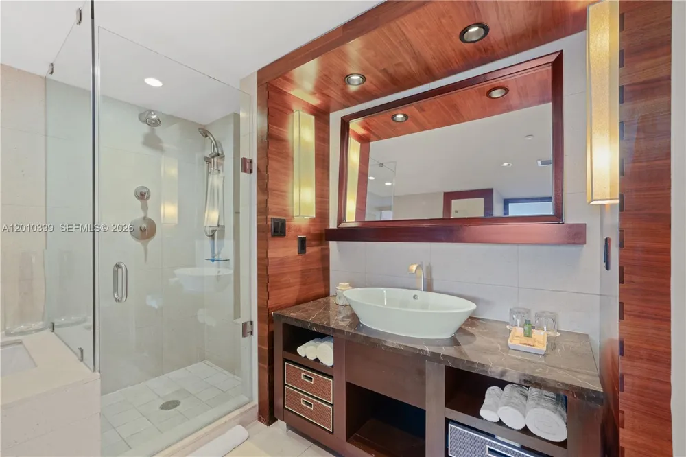 6801 Collins Ave #503 Miami Beach, FL 33141