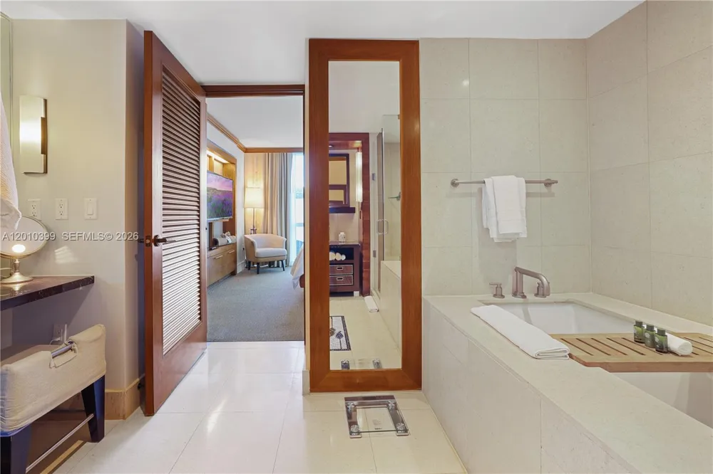 6801 Collins Ave #503 Miami Beach, FL 33141