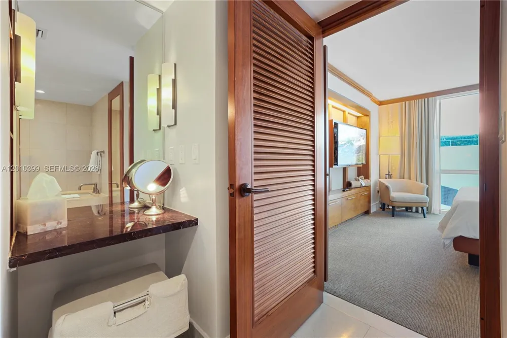 6801 Collins Ave #503 Miami Beach, FL 33141