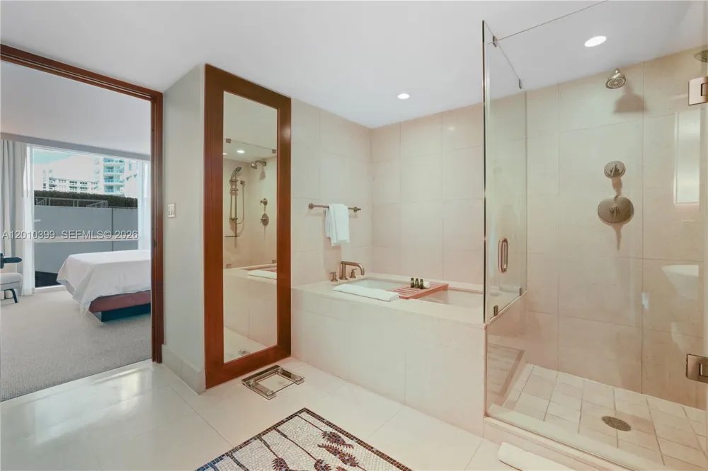 6801 Collins Ave #503 Miami Beach, FL 33141