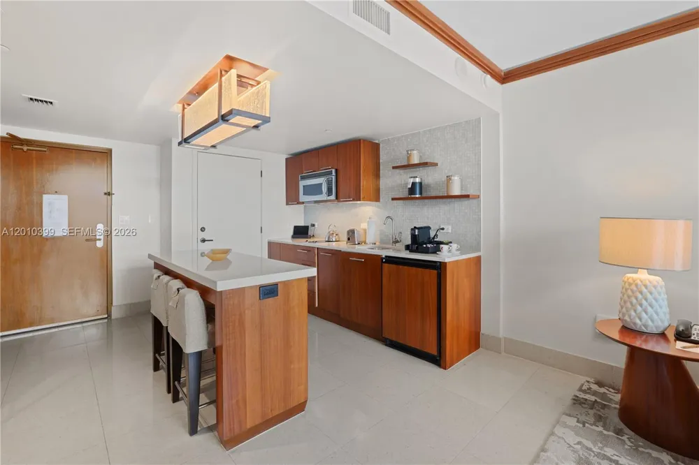 6801 Collins Ave #503 Miami Beach, FL 33141