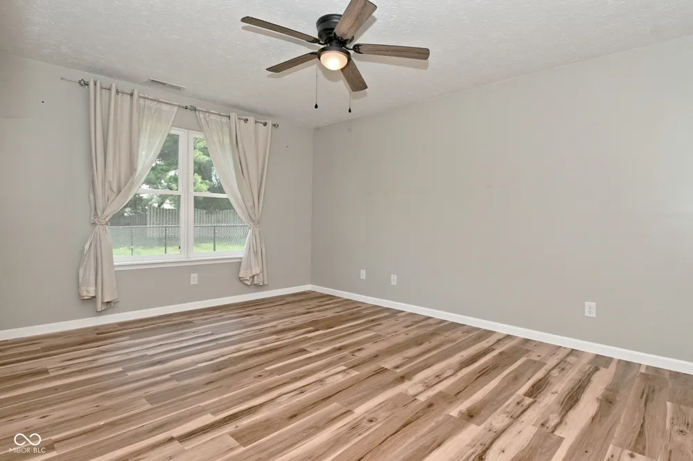 347 Lake Ridge Lane Greenwood, IN 46142