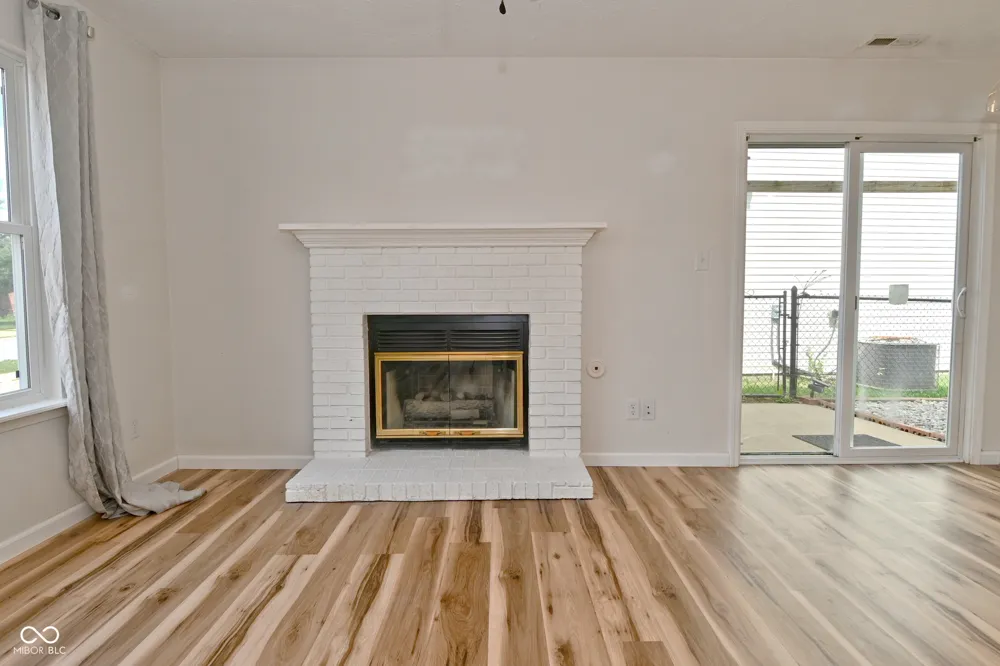 347 Lake Ridge Lane Greenwood, IN 46142