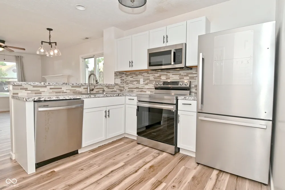 347 Lake Ridge Lane Greenwood, IN 46142