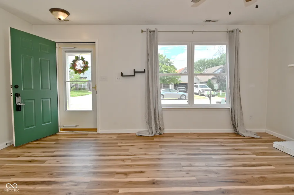 347 Lake Ridge Lane Greenwood, IN 46142