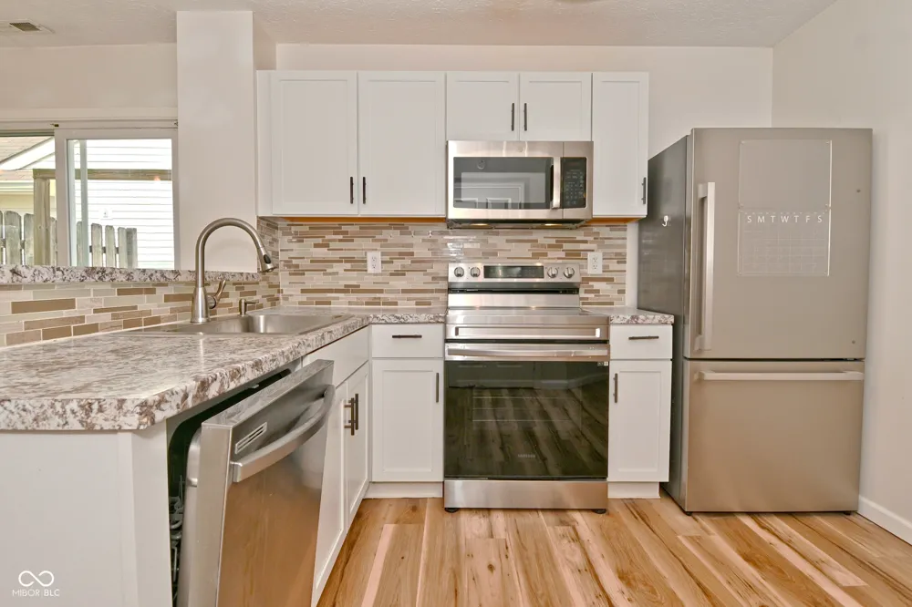 347 Lake Ridge Lane Greenwood, IN 46142