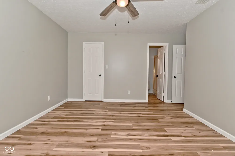 347 Lake Ridge Lane Greenwood, IN 46142