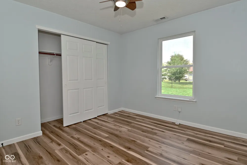 347 Lake Ridge Lane Greenwood, IN 46142