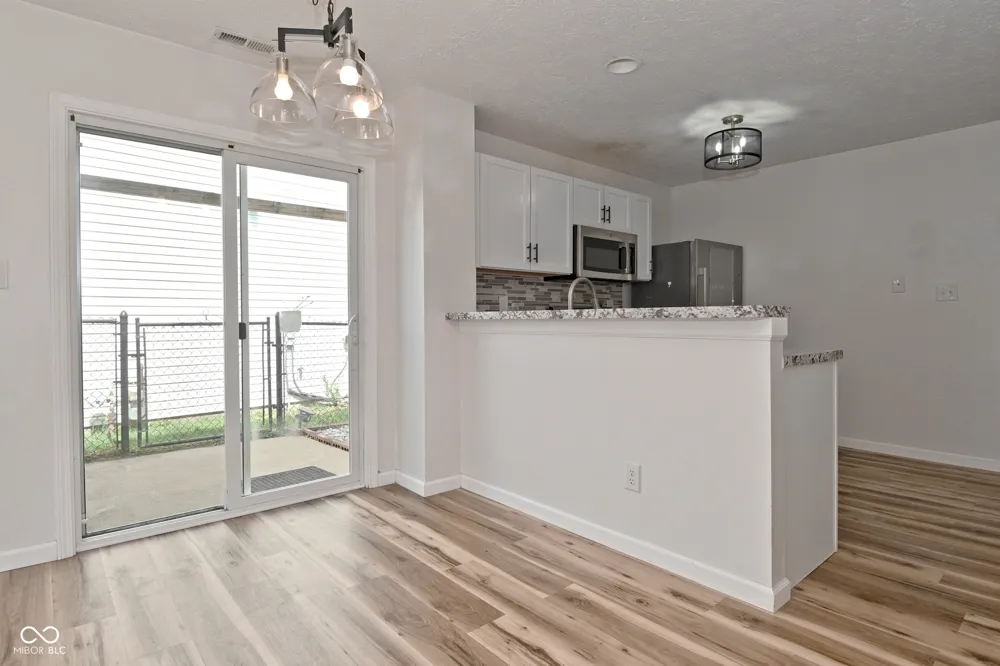 347 Lake Ridge Lane Greenwood, IN 46142