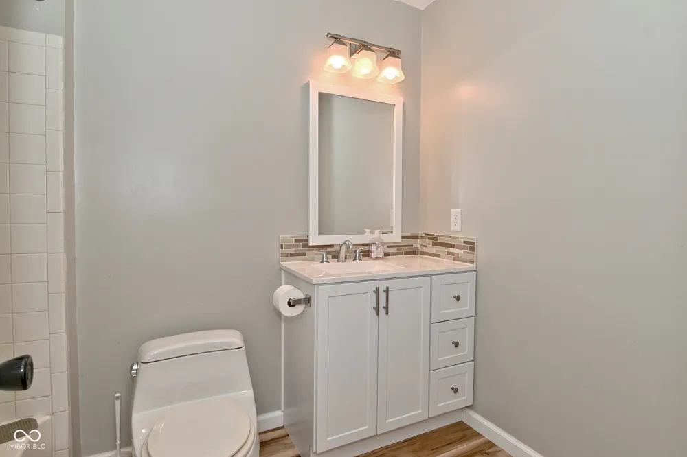 347 Lake Ridge Lane Greenwood, IN 46142