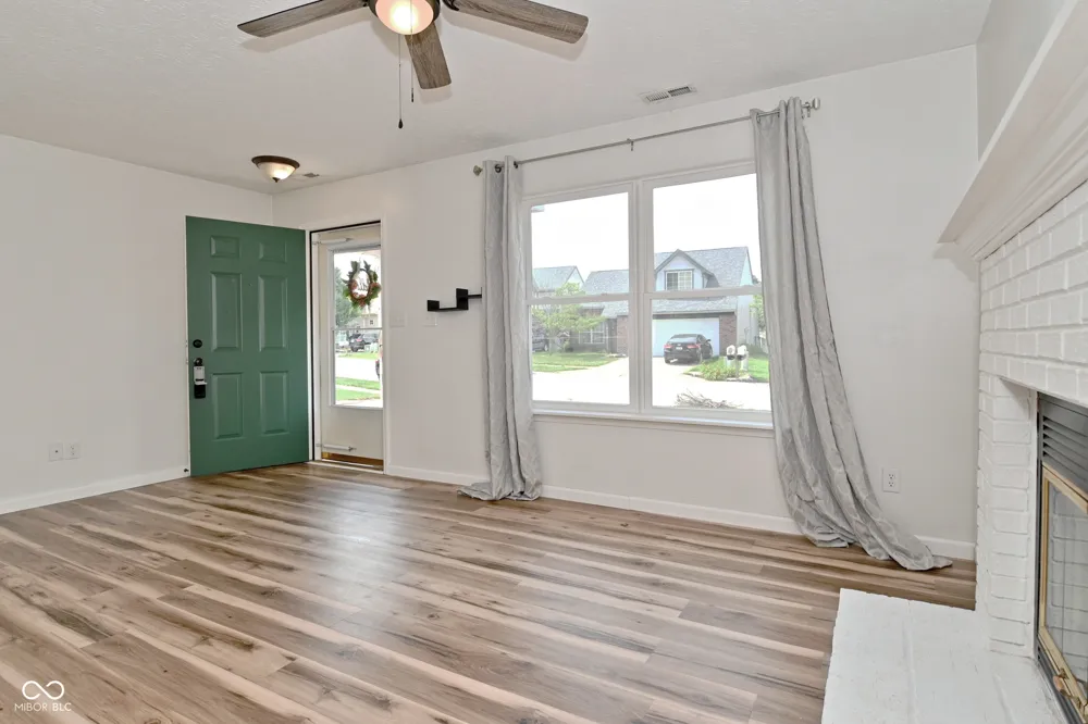 347 Lake Ridge Lane Greenwood, IN 46142