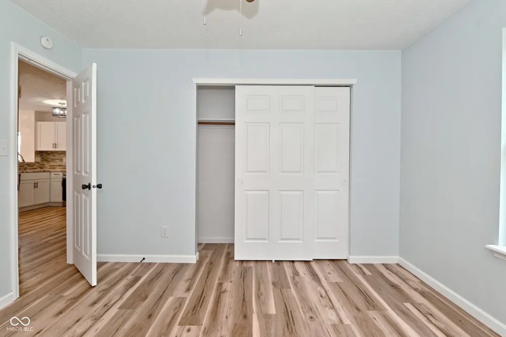 347 Lake Ridge Lane Greenwood, IN 46142