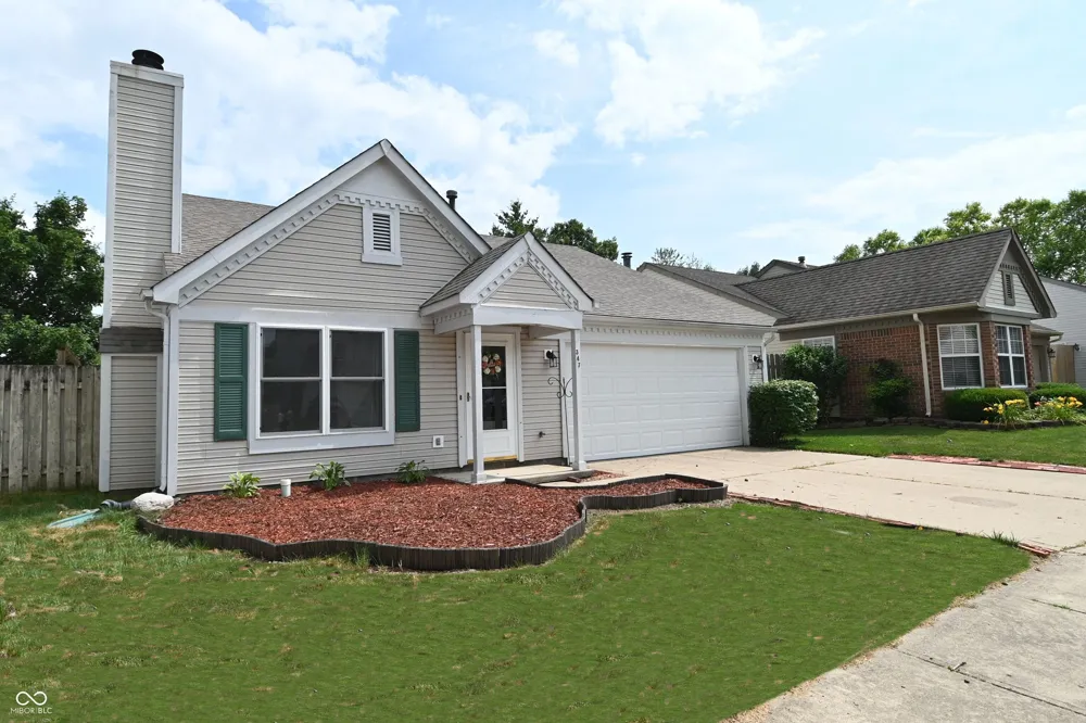 347 Lake Ridge Lane Greenwood, IN 46142