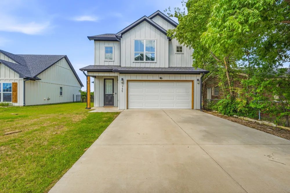 745 Miller Avenue Stephenville, TX 76401