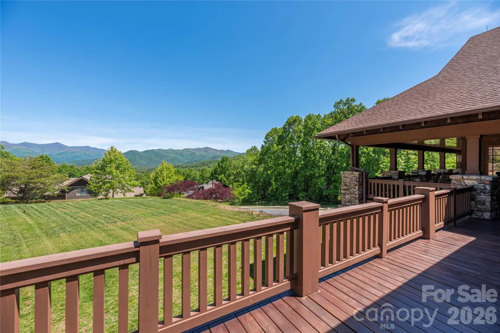 146 Settings Boulevard Black Mountain, NC 28711