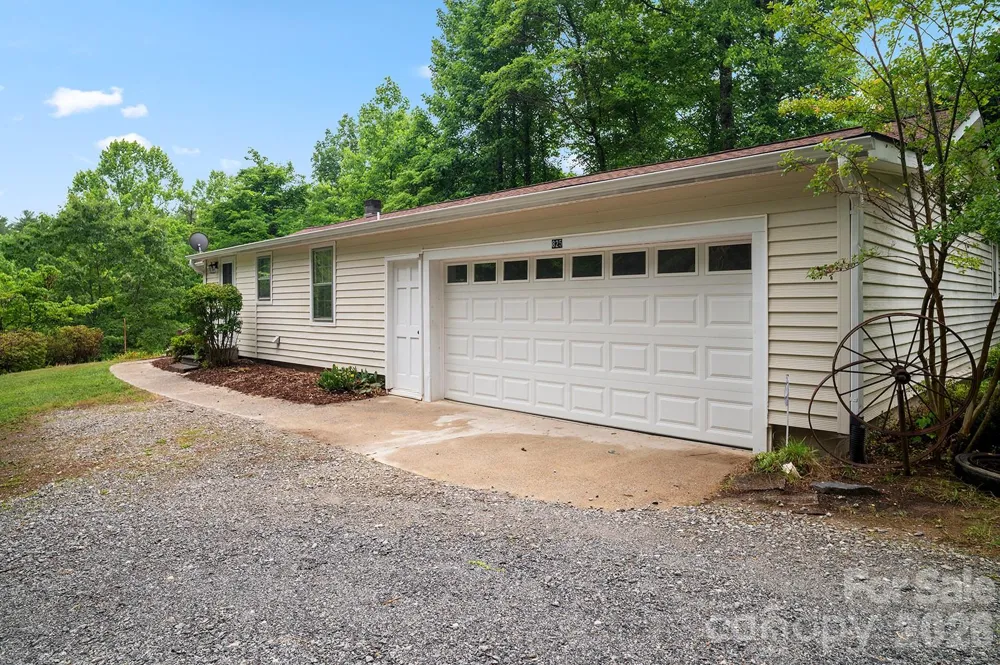 825 Gallimore Road Flat Rock, NC 28731