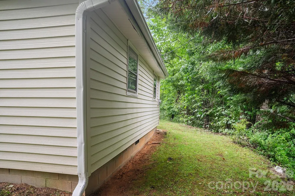 825 Gallimore Road Flat Rock, NC 28731