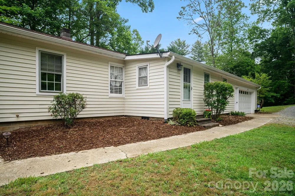 825 Gallimore Road Flat Rock, NC 28731