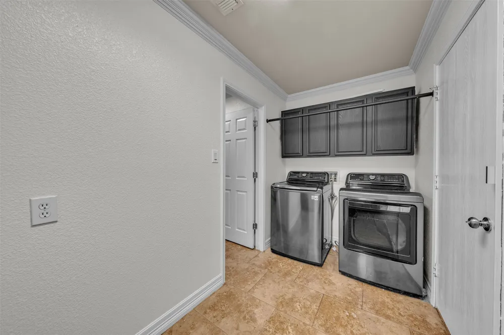 213 King Arthur Drive Weatherford, TX 76086