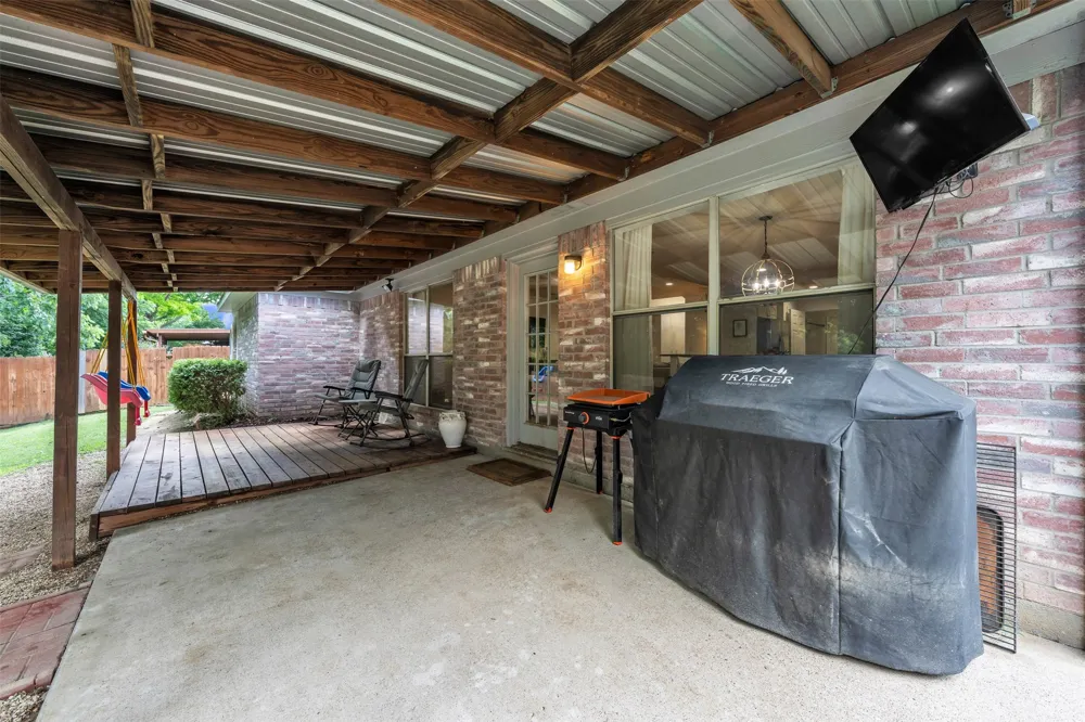 213 King Arthur Drive Weatherford, TX 76086