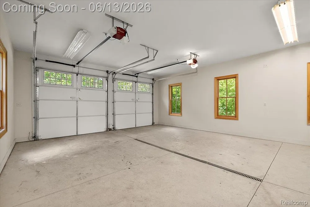 1600 S Hickory Ridge Trail Milford Charter Township, MI 48380