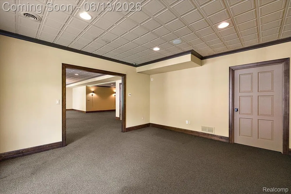 1600 S Hickory Ridge Trail Milford Charter Township, MI 48380