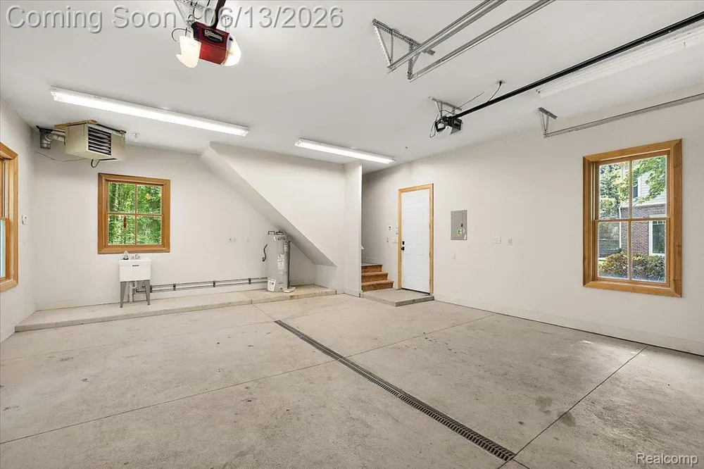 1600 S Hickory Ridge Trail Milford Charter Township, MI 48380