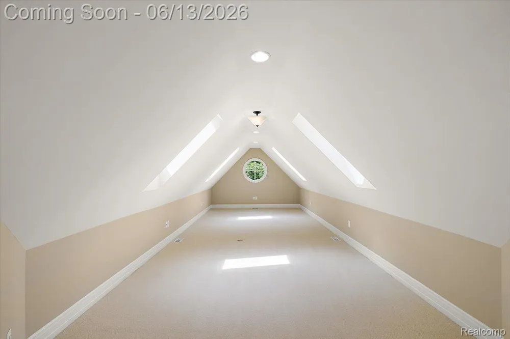 1600 S Hickory Ridge Trail Milford Charter Township, MI 48380