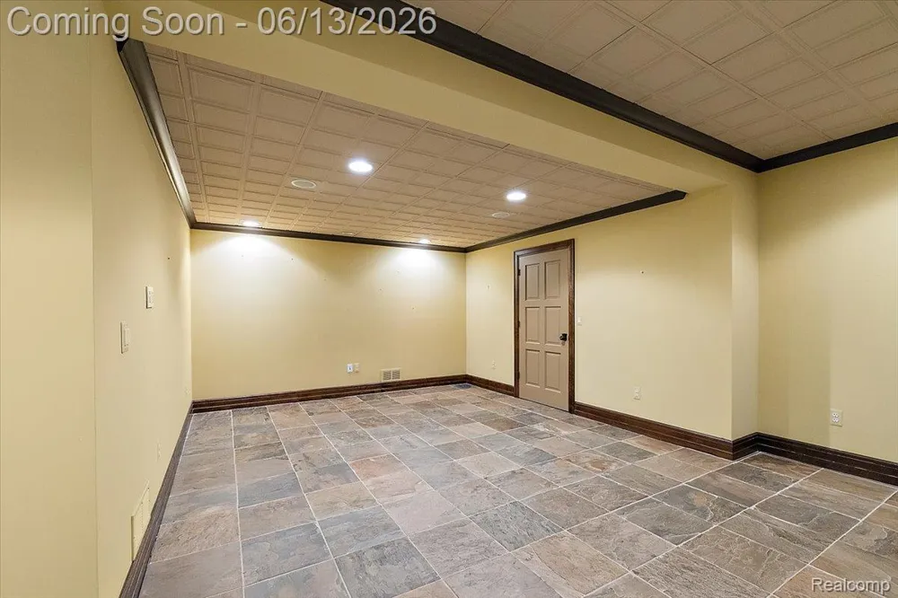 1600 S Hickory Ridge Trail Milford Charter Township, MI 48380